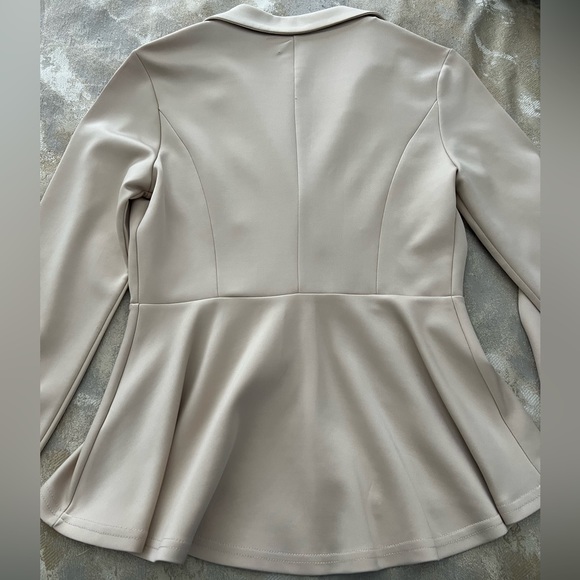 063. Bundle of Two Blazers - Picture 7 of 11